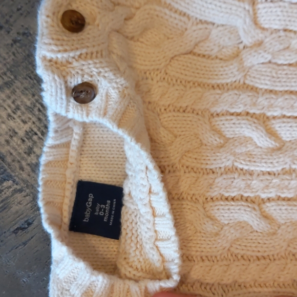 Baby gap cable knit sweater romper - Picture 2 of 4